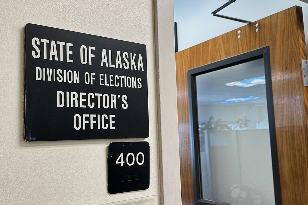 Alaskans will decide fate of ranked choice voting system after chaotic end to state's primary